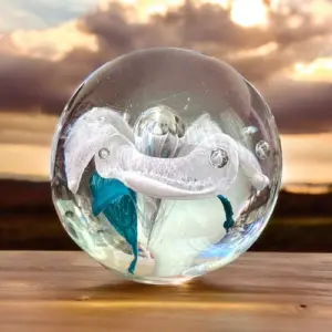 laurel paperweight flowe